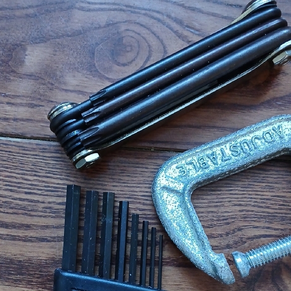 Assorted Hand Tools - Picture 5 of 10